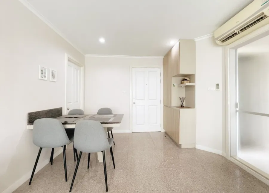 For sale or rent: Lumpini Park Riverside - Rama 3, a riverside condo on the Chao Phraya River. City views and a swimming pool provide a cool breeze al
