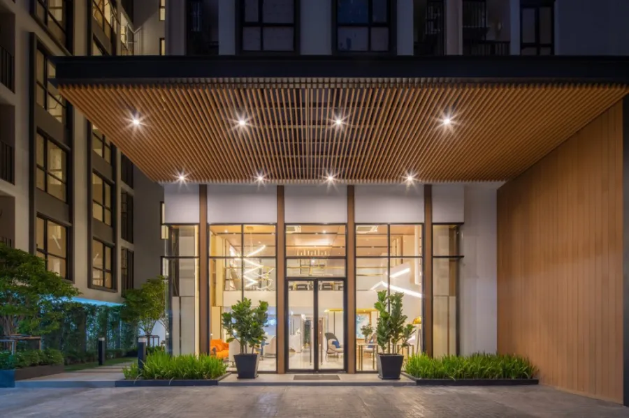 For sale: Kensington Phahon Yothin 63, corner room on the 4th floor, very quiet, not crowded at all. If you don't book, you'll really miss out.