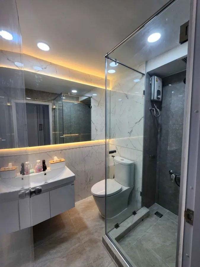 For rent, I-House Laguna Garden RCA, full facilities, huge built-in wardrobe