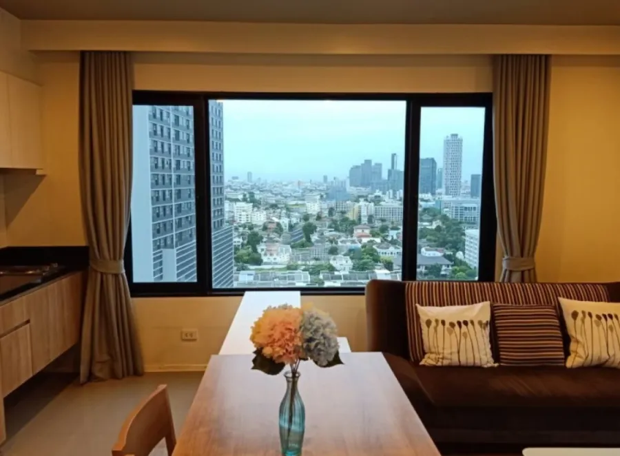 Condo for rent, Block 77, beautiful room, ready to move in. first come first