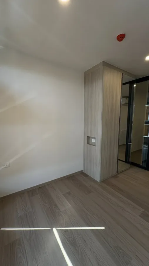 Selling Origin Play Bangkhunnon Triple Station unit, high floor, great ventilation, pets allowed. Don't miss out, book now!