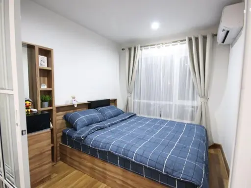 The same building as the central, fitness and swimming pool. Beautiful room. Extremely decorated. Regent home sukhumvit 81