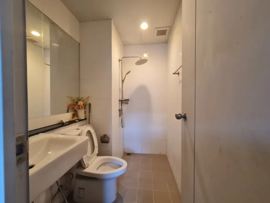 For rent: Unio Ramkhamhaeng - Seri Thai, ready to move in, fully furnished, affordable price, reserve now!