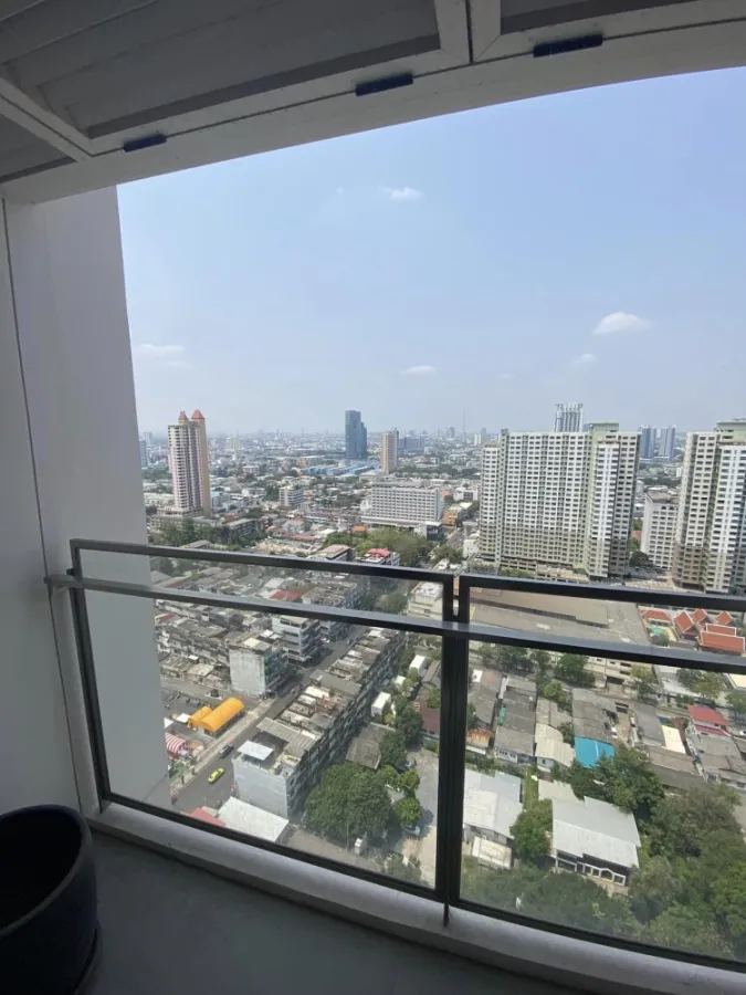 For sale, for rent, The line Phahon-Pradipat. The room is ready to move in. Affordable price Complete in one place Hurry and make a reservation.