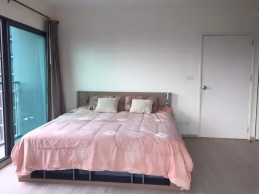 Noble Remix Sukhumvit 36 Condo for sale, corner room, next to BTS, ready to move in, convenient to travel, super private, don't miss it!