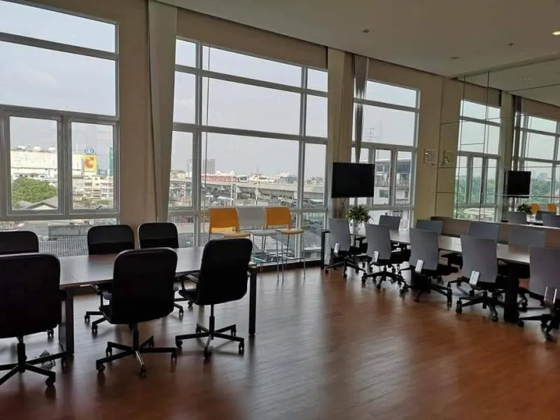 Condo for rent, The Metropolis, 2 bedrooms, wide area, fully furnished, ready to move in, next to BTS, can't miss it!!
