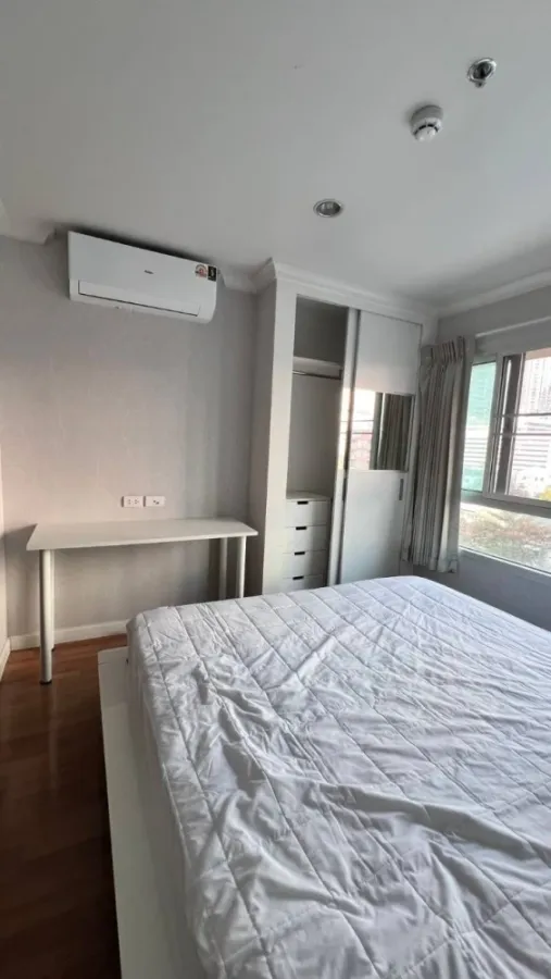 For rent, Lumpini Place Rama 9-Ratchada, very beautiful view, spacious room, not cramped, fully furnished, hurry and reserve before you miss out.