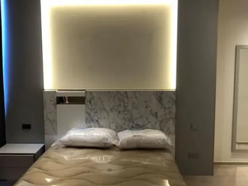 Condo for rent, Ashton Silom, decorated room, ready to move in. Full facilities, book now, don't miss out.