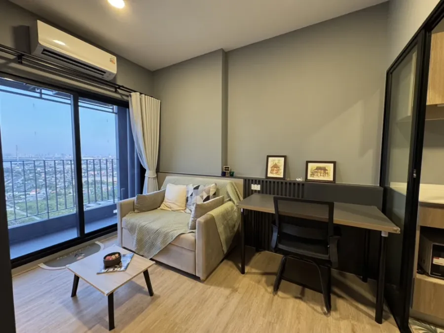 Condo for rent at XIM Rama 3 – Suksawat. Nicely decorated unit with high-quality built-in furniture. Convenient and fully equipped. Book now!