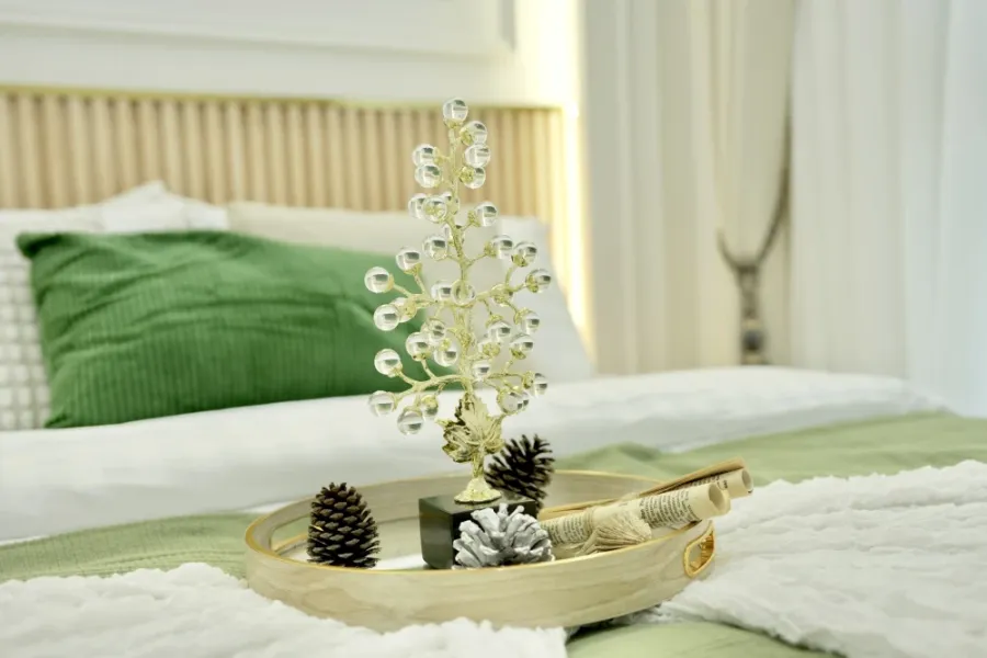 Selling Plum Condo Chaengwattana Station, Phase 2. Features include moisture-resistant and termite-proof SPC flooring, built-in cabinets for organized