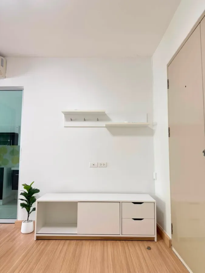 ให้เช่า Smart วัชรพล ห้องกว้าง แยกสัดส่วนชัดเจน เฟอร์นิเจอร์ครบ รีบจองเลย