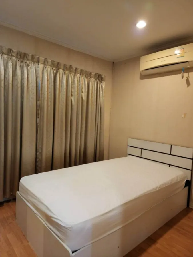 Condo for rent, Lumpini Ville, Cultural Center, complete with furniture and electrical appliances. Just come and move in.