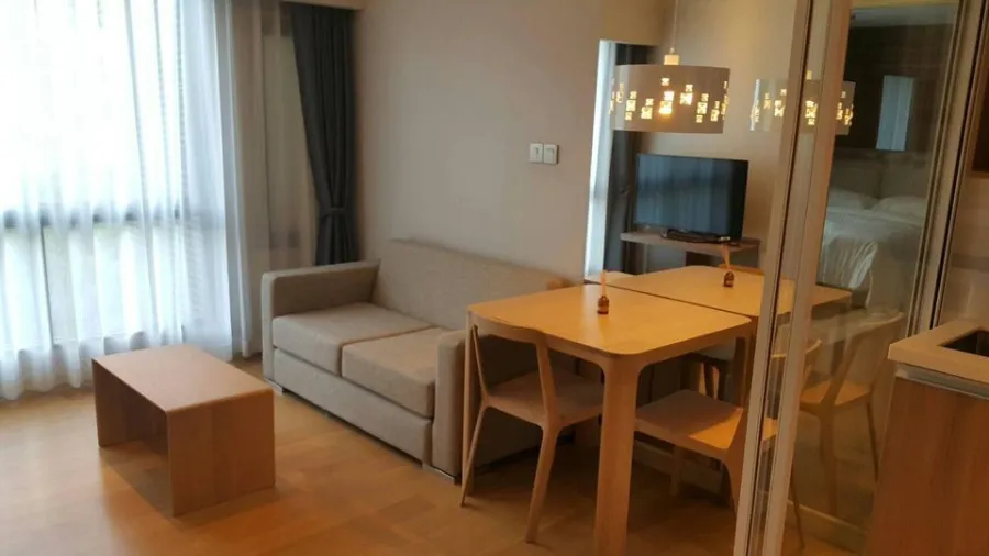 For rent / sale TidyDeluxe Sukhumvit 34, fully furnished. with electrical appliances Great value, book now.