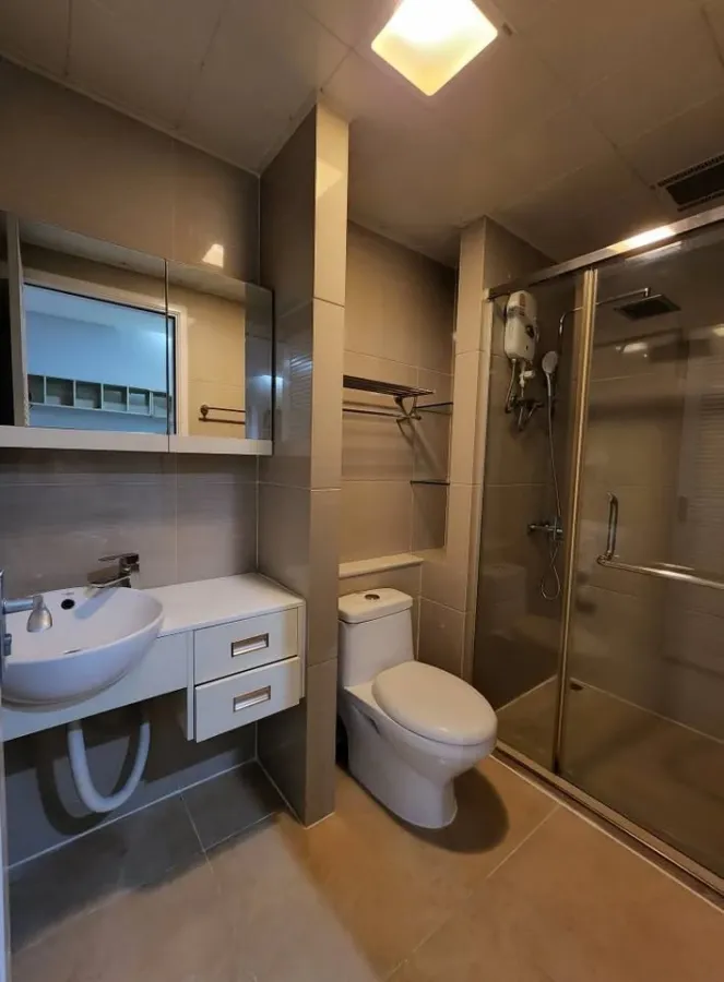 Beautiful unit for sale!! Park Origin Thonglor Condo, 10th floor, Building B, corner unit, swimming pool view, fully furnished. Reserve now!!