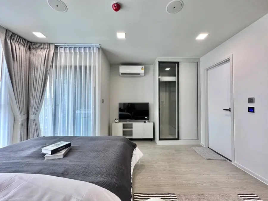 ให้เช่า Atmoz Oasis Onnut ห้องแต่งสวยคุมโทนสุดปัง เฟอร์นิเจอร์ครบครัน ทำเลดี เดินทางสะดวก จองเลย