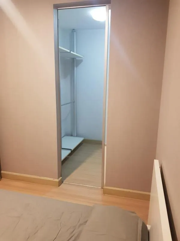 Condo for rent, The Parkland Srinakarin, beautiful room, furnished, pleasant, in the center, great, convenient transportation, close to the expressway, hurry, do not hesitate.