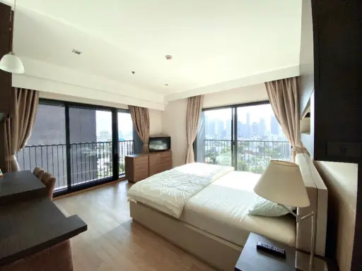 For rent, Noble Remix Sukhumvit 36, corner room, beautifully decorated, ready to move in immediately, book now, hurry up.