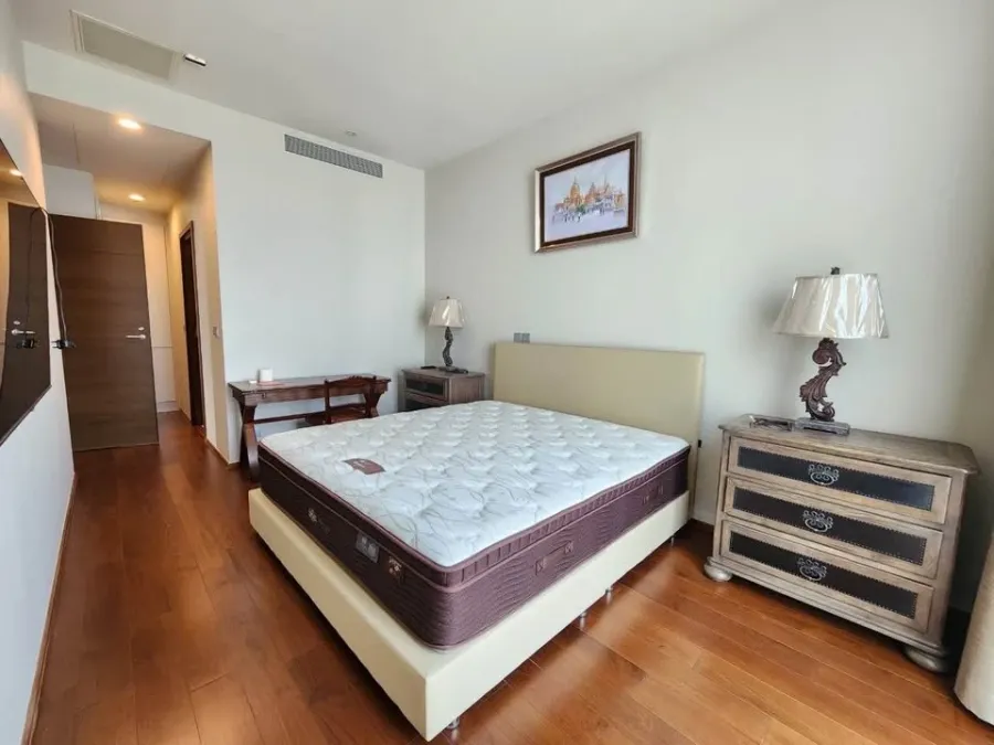 For rent: Quattro by Sansiri, spacious room, comfortable, corner position, 180 degree view, 2 balconies, hurry and book now!