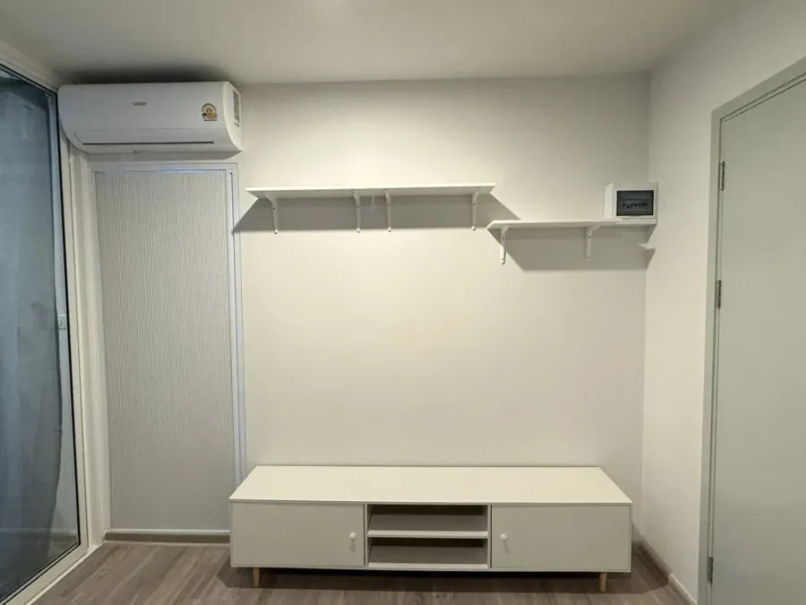 For rent: Regent Home Bangna, room on a very high floor, fully furnished, ready to move in.