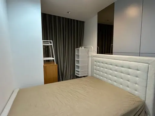 Condo for rent, The Line Phahon-Pradipat, high floor, swimming pool view. Corner room next to the floating garden. Hurry and reserve it.