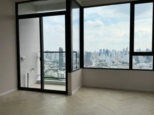 Condo for sale Landmark @ MRTA Station, empty room, nice to live in, 33rd floor, view of Piyawet Hospital, no blocking buildings, reserve now.
