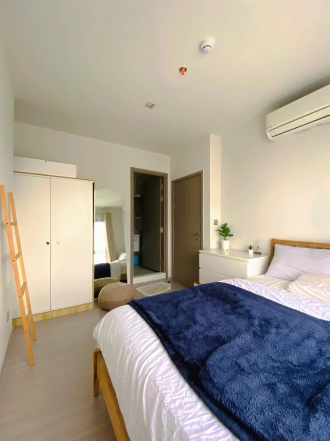 For rent, Lift Asoke Hype, spacious room, separated into sections. Decorated and looks very stylish. Hurry and move in quickly.