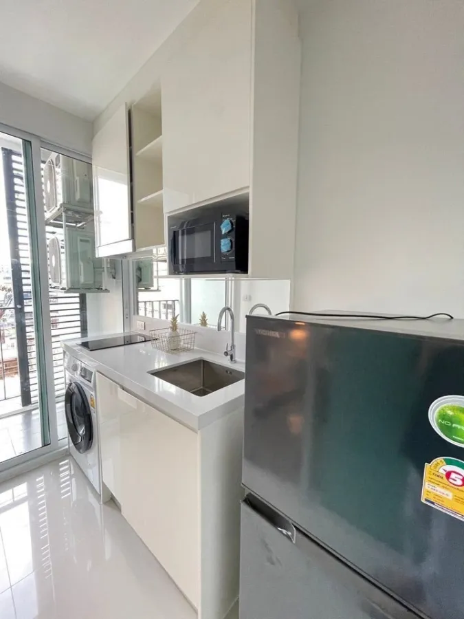 For rent: The Sky Sukhumvit, 3rd floor, beautiful room, large bed, well decorated. You can't reserve it anymore.