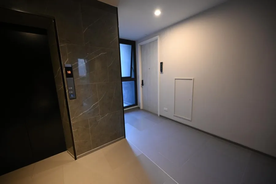 For rent, Mazarine ratchayothin, 9th floor, corner room, very private, plus a closed kitchen, very proportional, hurry to reserve.