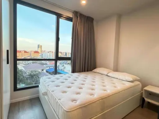 For rent Blue Sukhumvit 105 ห้องน่าอยู่ เฟอร์ เครื่องใช้ไฟฟ้ครบ ลากกระเป๋าเข้าอยู่ได้เลย อย่าพลาด