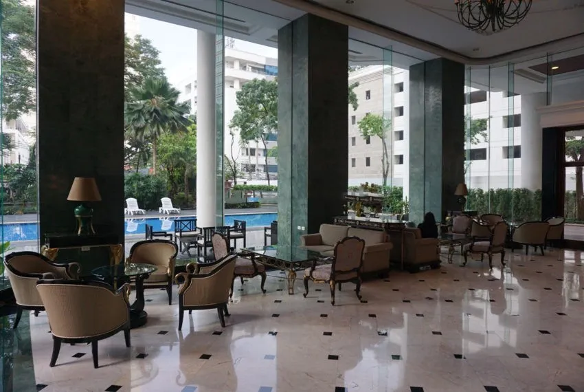 For sale: Le Raffine Sukhumvit 24, very large room with private swimming pool, home-like atmosphere, buy and move in immediately.