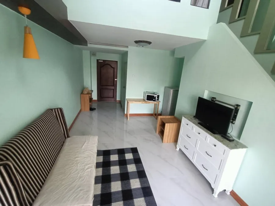 For rent, Champs Elysees Tiwanon, DUPLEX room, low price, plenty of usable space. If you miss it, you'll regret it quickly.