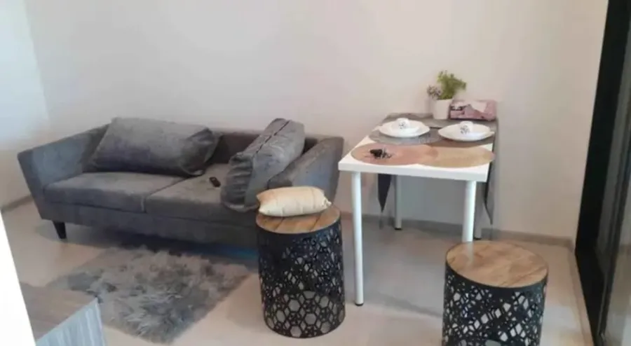For sale and rent Knightsbridge Phahonyothin-Interchange. The room is divided into proportions. With a big screen TV, nice place to stay, don't miss o
