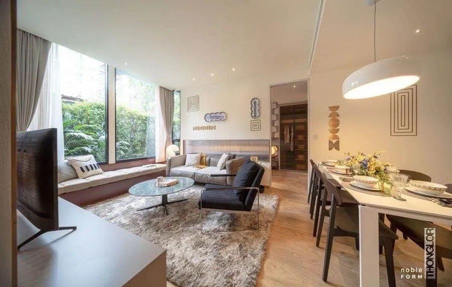 Down payment for sale, Noble Form Thonglor, 37th floor, spacious room, extremely luxurious, well furnished, hurry and reserve now.