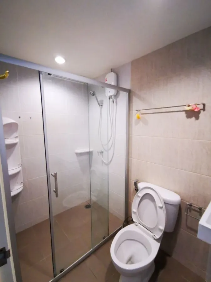 For rent or sale, Lumpini Ville Nakhon In - River View, ready to move in, 16th floor, garden view, plus a great price. Book now.