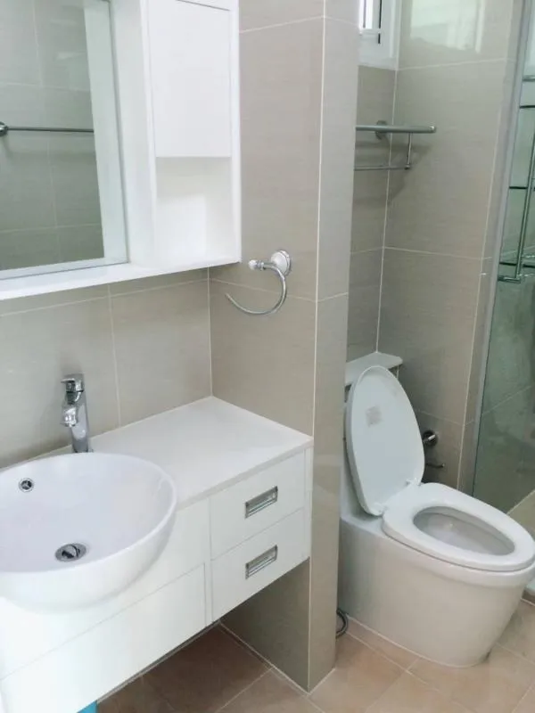 For rent!! Condo T.C. Green, a room in white tones, nice and comfortable to look at, not too expensive, reserve quickly, don't wait!!