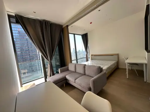 For rent, Ashton Silom, nice room, fully decorated, just bring your bags. If you miss it, you'll regret it.