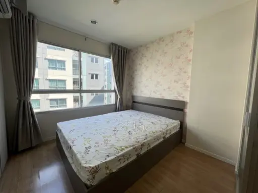 For rent, Lumpini Ville On Nut-Pattanakarn, room size 26 sq m, Building C1, 5th floor, fully furnished, garden view, shady, book now.