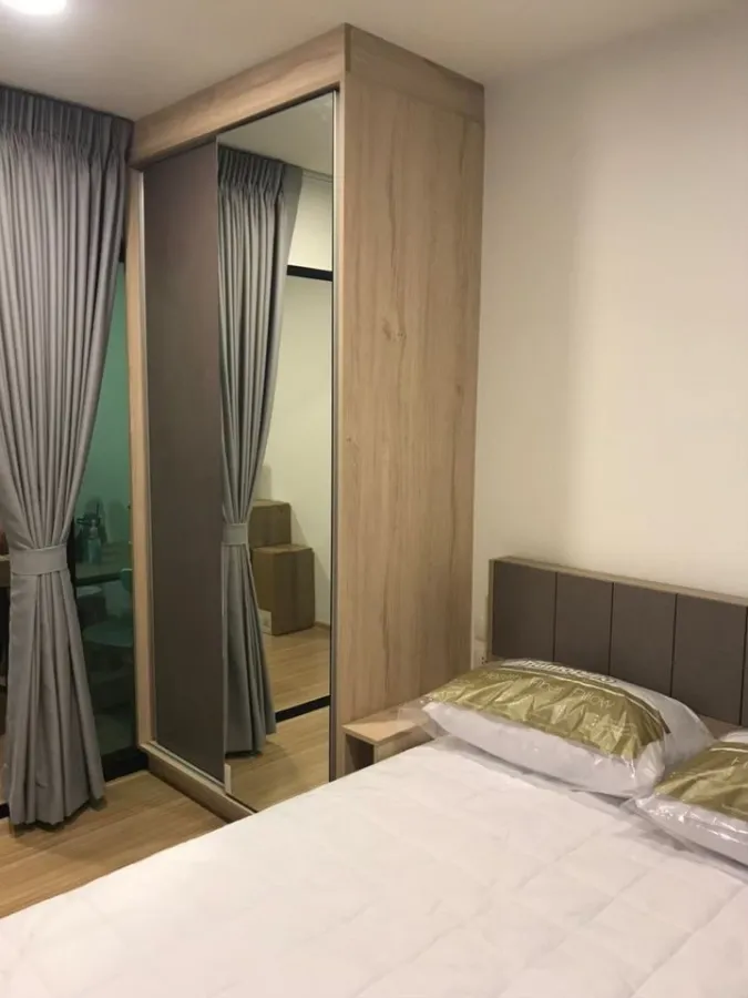 Condo for sale Chewathai Hallmark Lat Phrao-Chokchai 4, 4th floor, good view, no buildings blocking it. Corner room is private, don't miss it.