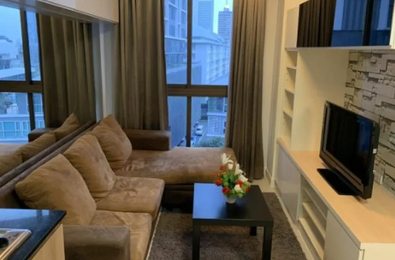 ให้เช่า ideo sathorn-taksin ห้องมุมวิวเมือง แต่งสวยมาก เฟอร์ครบเครื่องใช้ไฟฟ้าจัดเต็ม พร้อมอยู่