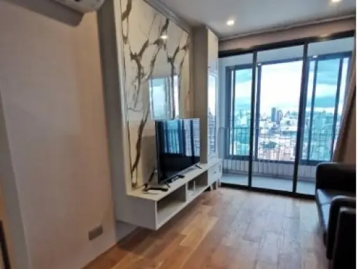 Condo for rent Q Chidlom-Phetchaburi Beautifully decorated with built-ins in white tones. Ready to reserve now. If you miss it, you'll regret it. images