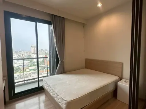 For rent M Jatujak has a complete set of furniture. Pets are allowed. Pet lovers, don't miss out. Hurry and book now.