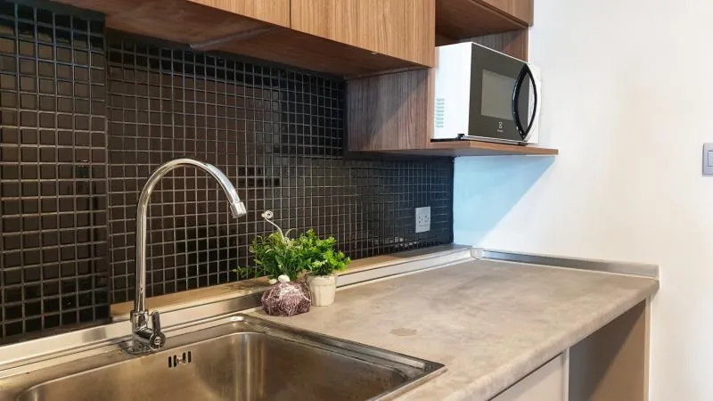คลาสสิคมาก!! ห้องแบบ 1 Bed Kave Condo กรุผนังลายก่ออิฐสีขาวสวยมากๆ ตึก A เดินใกล้ๆ ห้องจริงน่าอยู่มา