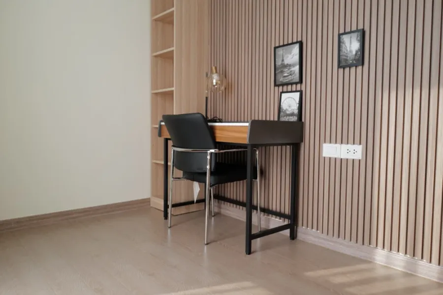 For rent: Regal Sathorn–Naradhiwas, corner unit offering privacy and spacious living area. You definitely don't want to miss this opportunity!