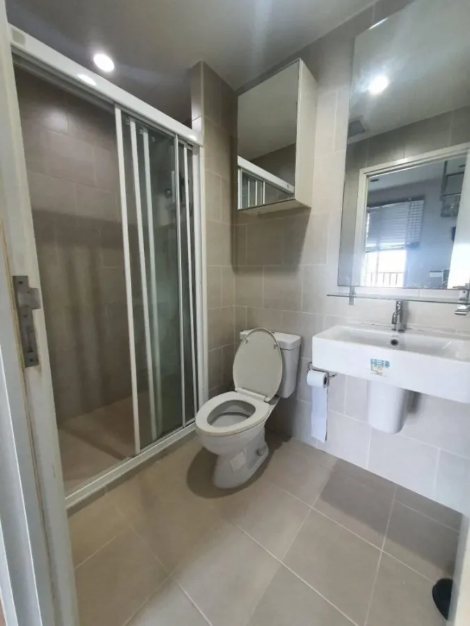 For rent, The Base Chaengwattana, Building B, 11th floor, Klang-dee height, fully furnished, ready to move in. Interested, hurry to reserve now.