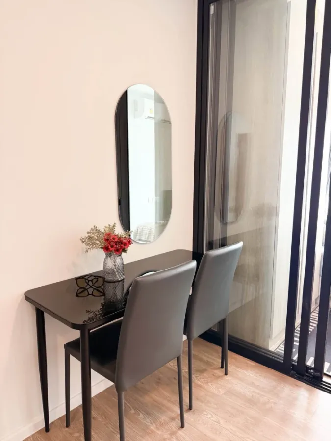 Condo for rent at Modiz Sukhumvit 50. The unit has clearly separated partitions, and comes fully furnished with appliances. Just bring your suitcase a