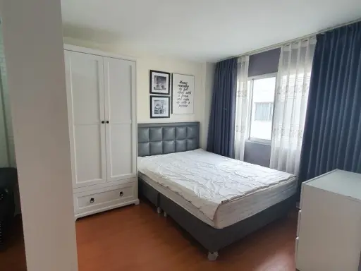 Condo for rent, Lumpini Town, Bodindecha-Ramkhamhaeng, 8th floor, quiet, decorated room on the cover If you do not book, you will regret it. Urgent.