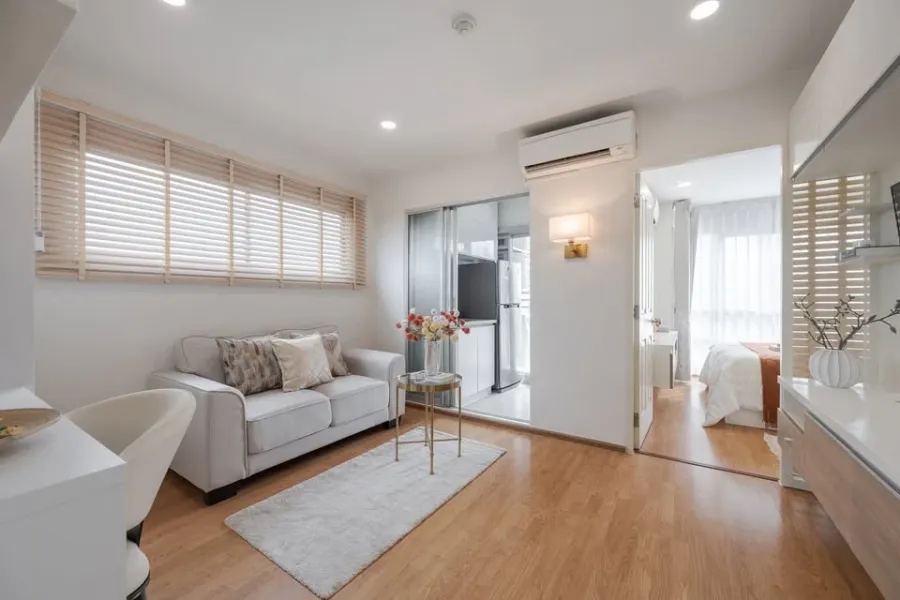 Selling U Delight @ On Nut Station, 19th floor. Beautifully furnished and ready to move in.