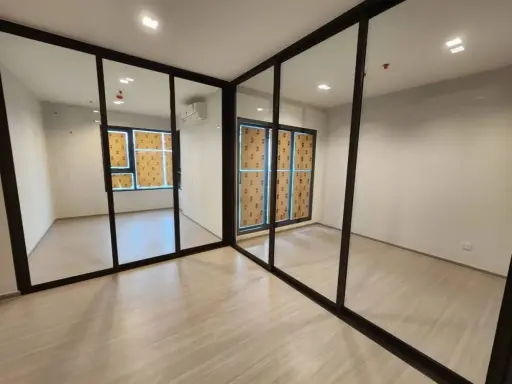 For rent!! Condo Life Sathorn - Sierra Condo near the BTS, convenient to travel into the city, complete lifestyle, hurry up and book now!! images