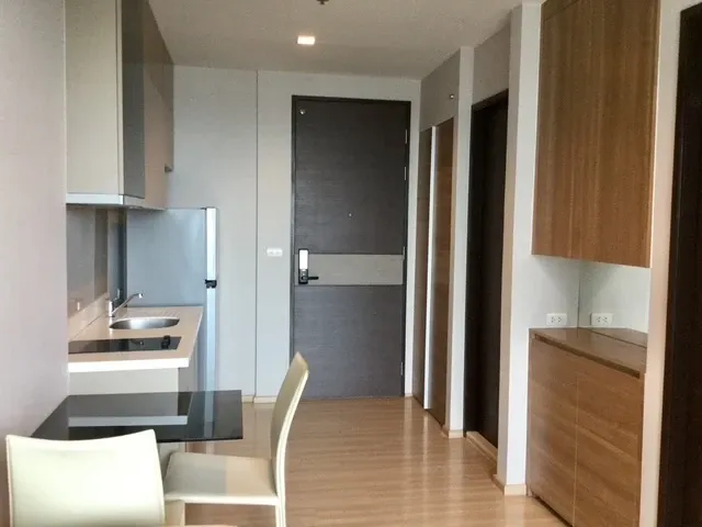 ให้เช่า RHYTHM Sathorn ห้องชั้นสูง พร้อมอยู่ สิ่งอำนวยความสะดวกพร้อม จองเลย!!