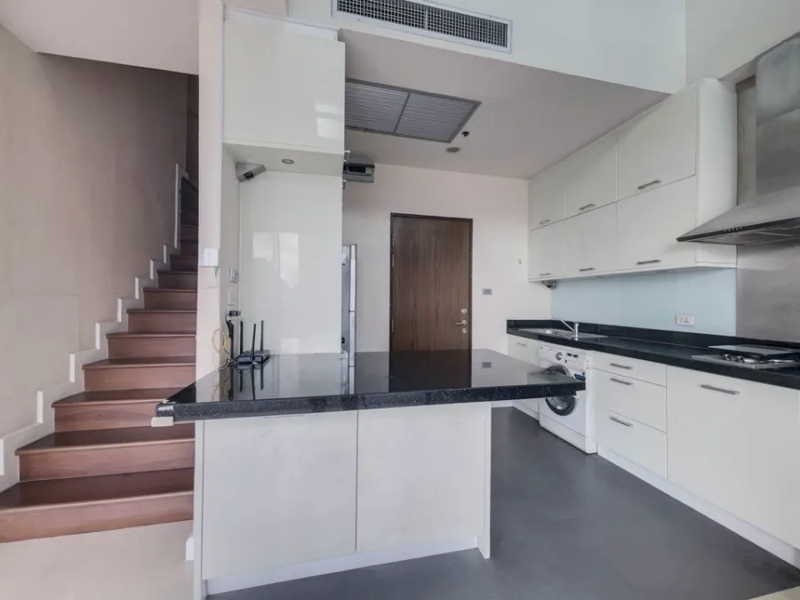 ขาย Trendy Condominium Pen House กว้างขวาง ตกแต่งเรียบง่าย น่าอยู่ ดีแบบนี้รีบจับจองเลยจ้า